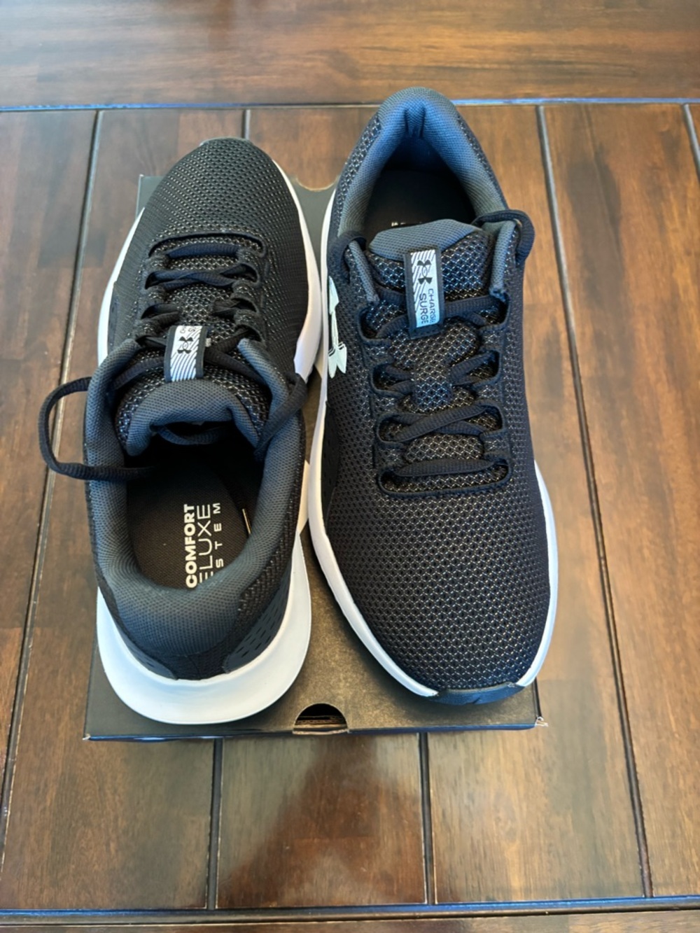 Under Armour Black and White Charged Surge 4 Running Shoes New in Box Size 9.5 - Picture 4 of 7